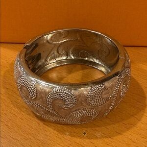 New York & Company Silver-Tone Hinged Swirl Bangle